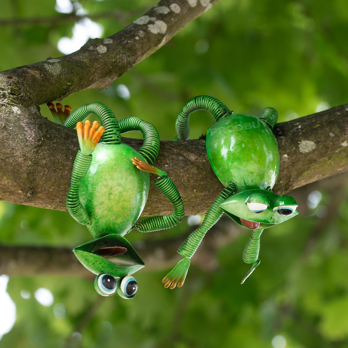 Set of 2 Fence Hanging Metal Frog Ornaments