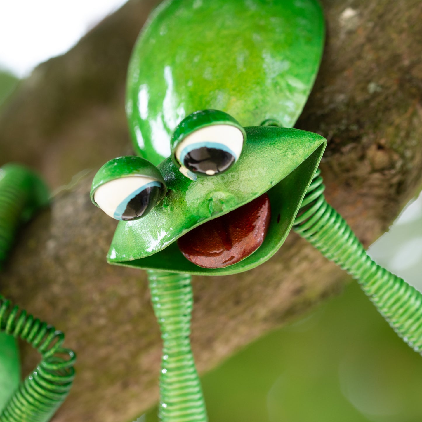 Set of 2 Fence Hanging Metal Frog Ornaments