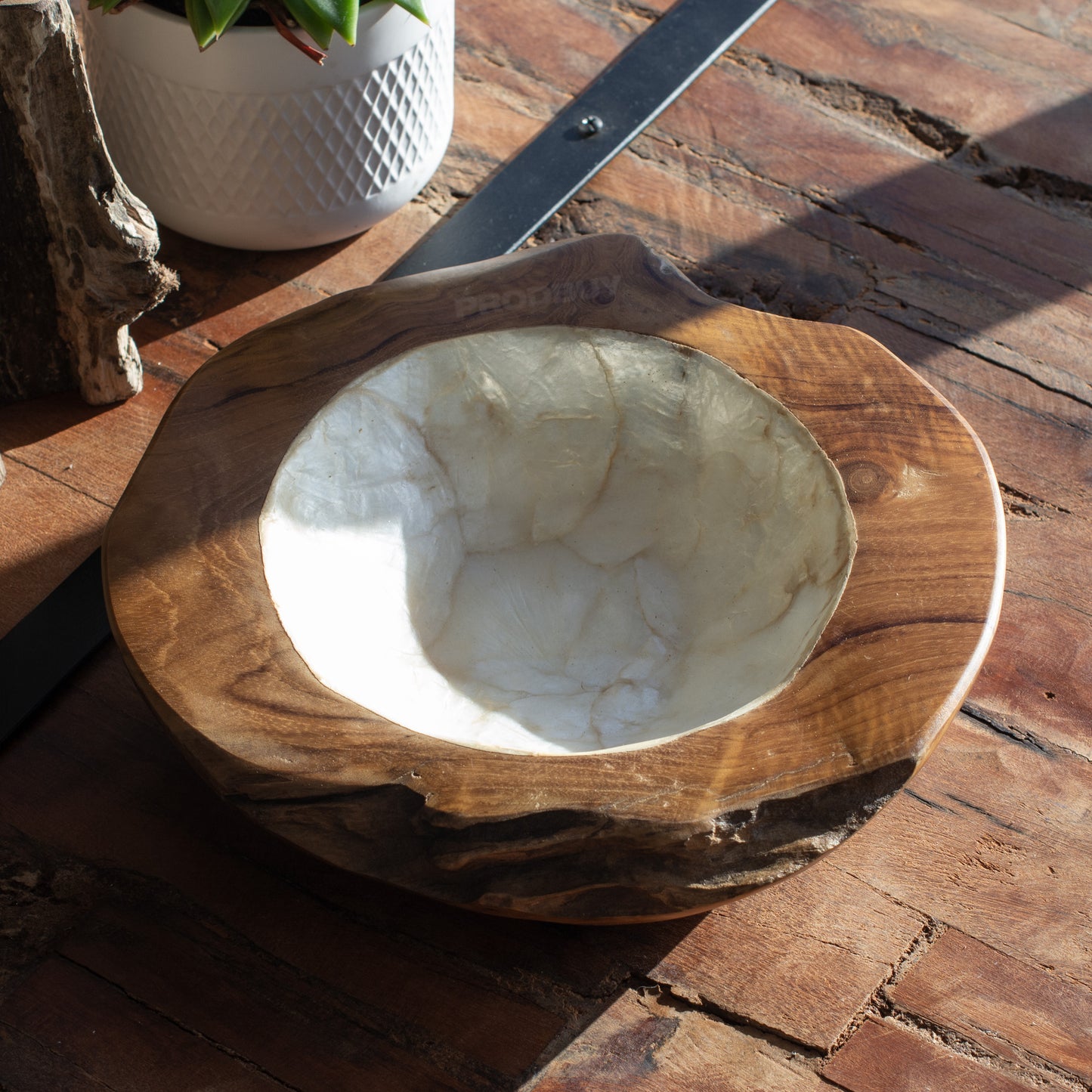 Pearl & Teak Root Wood Display Bowl 25cm