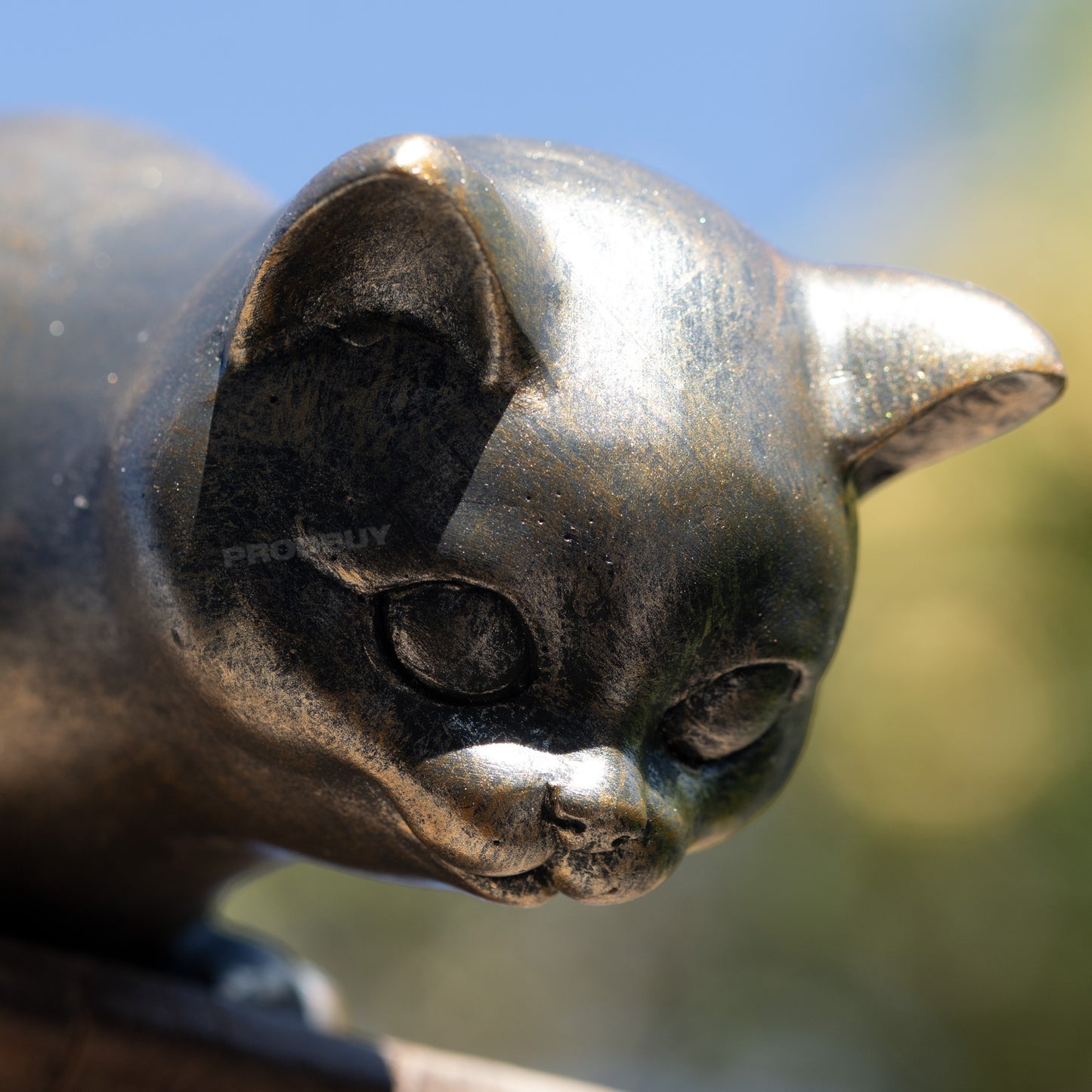 Peering Cat Resin Shelf Ornament