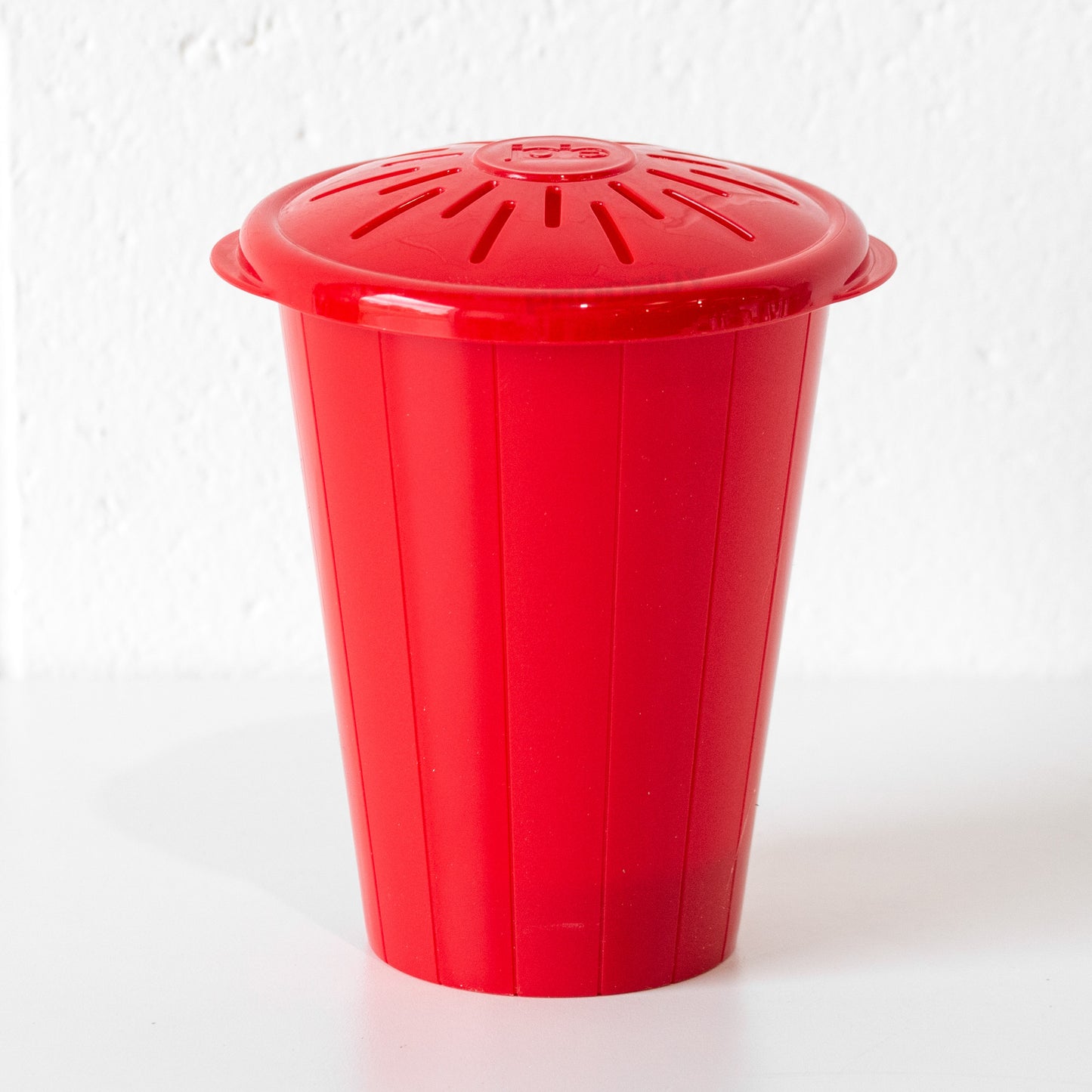 Joie Red Microwave Popcorn Maker