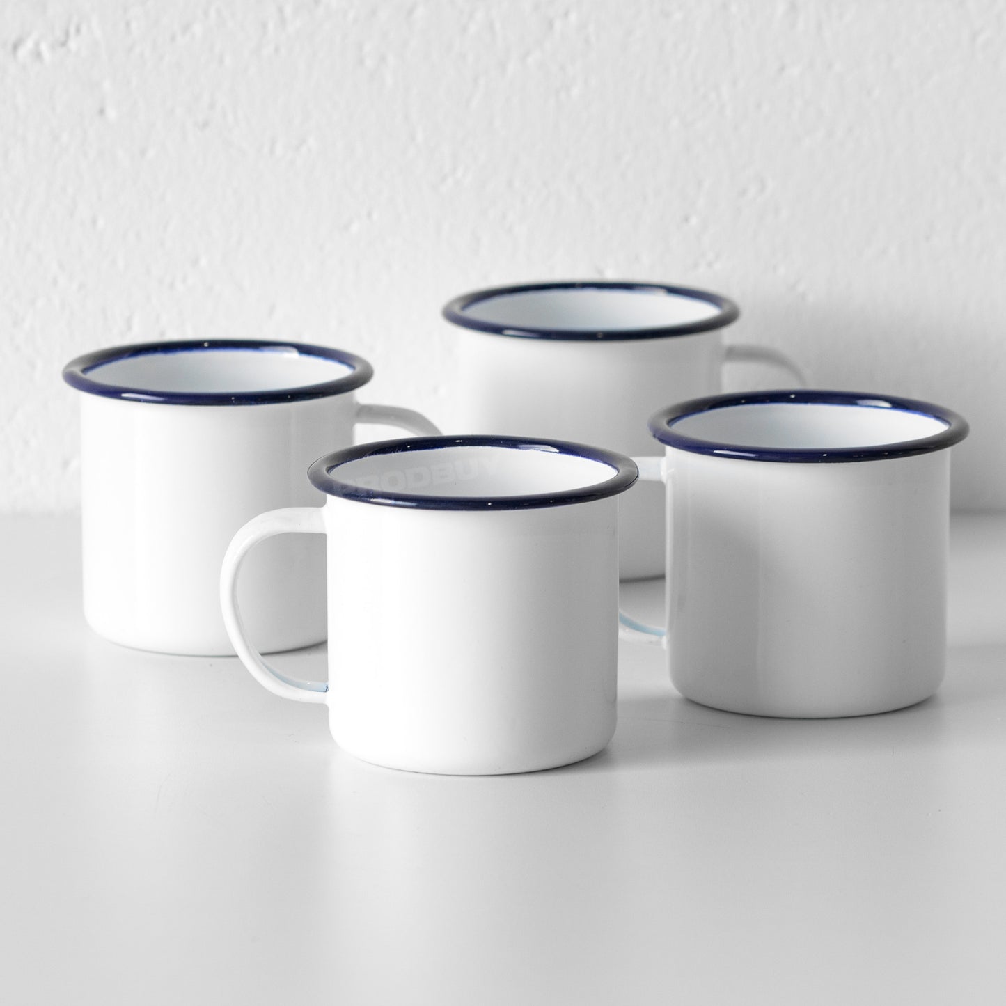 Set of 4 White Enamel Mugs 360ml