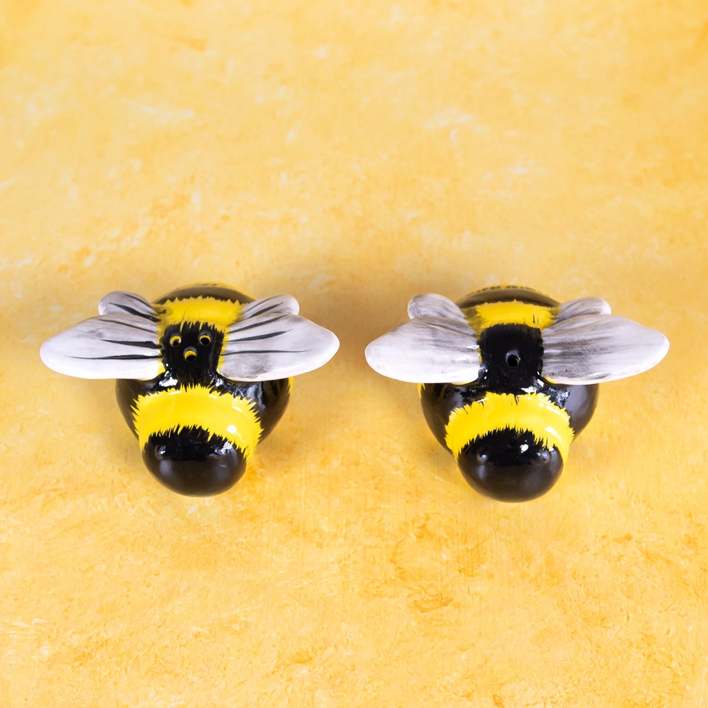 Small Bumble Bee Salt & Pepper Shaker Pots
