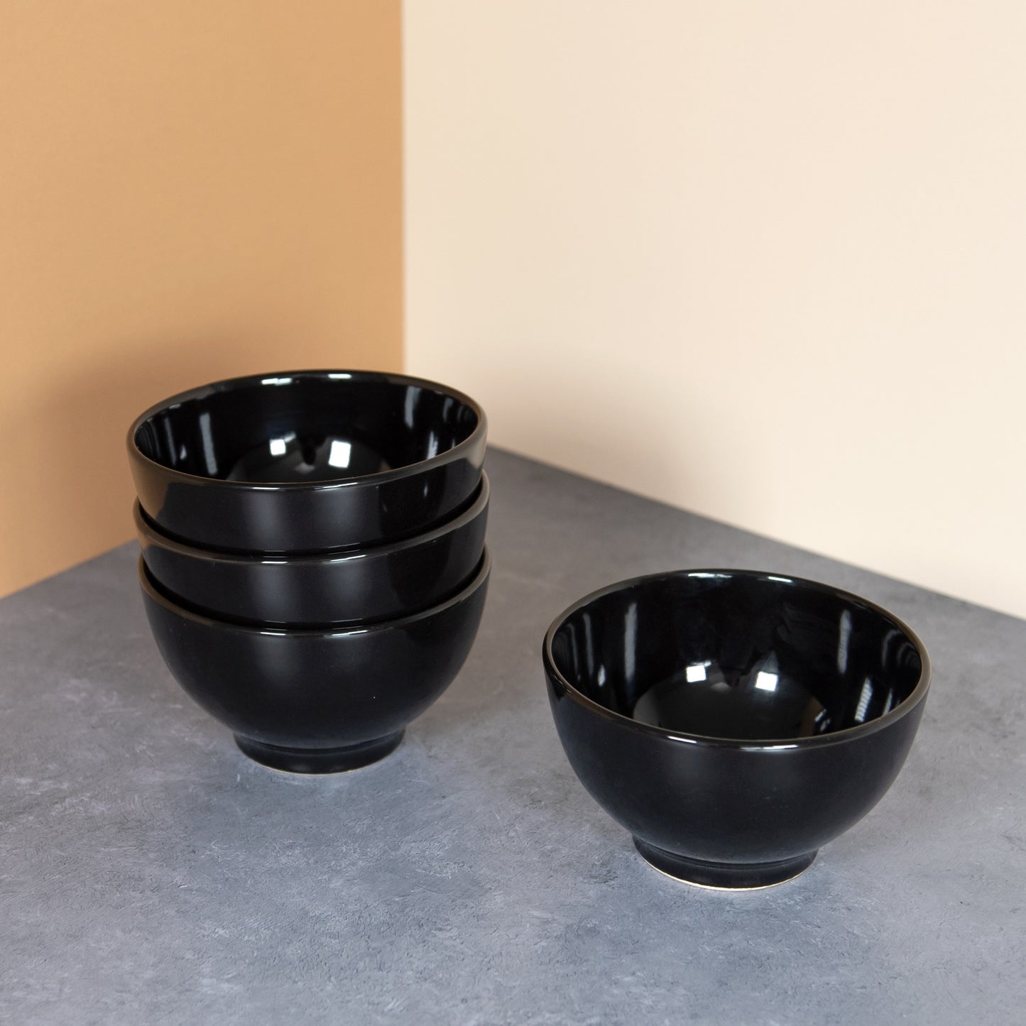 Set of 4 x Glossy Black Stoneware 550ml Serving Bowls