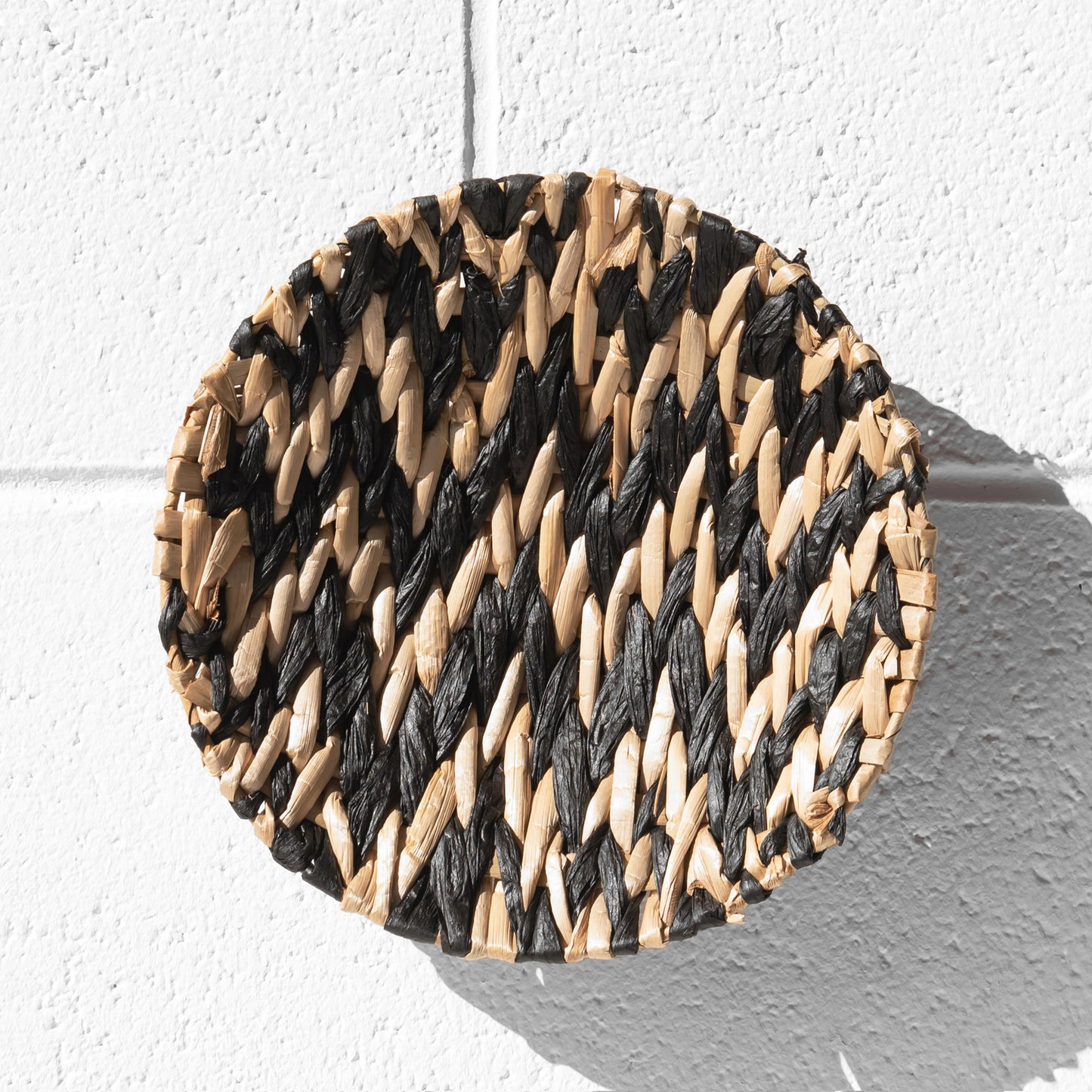 Decorative Woven Rush Wicker Wall Plate Zig Zag Bohemian Home Decor Accessories