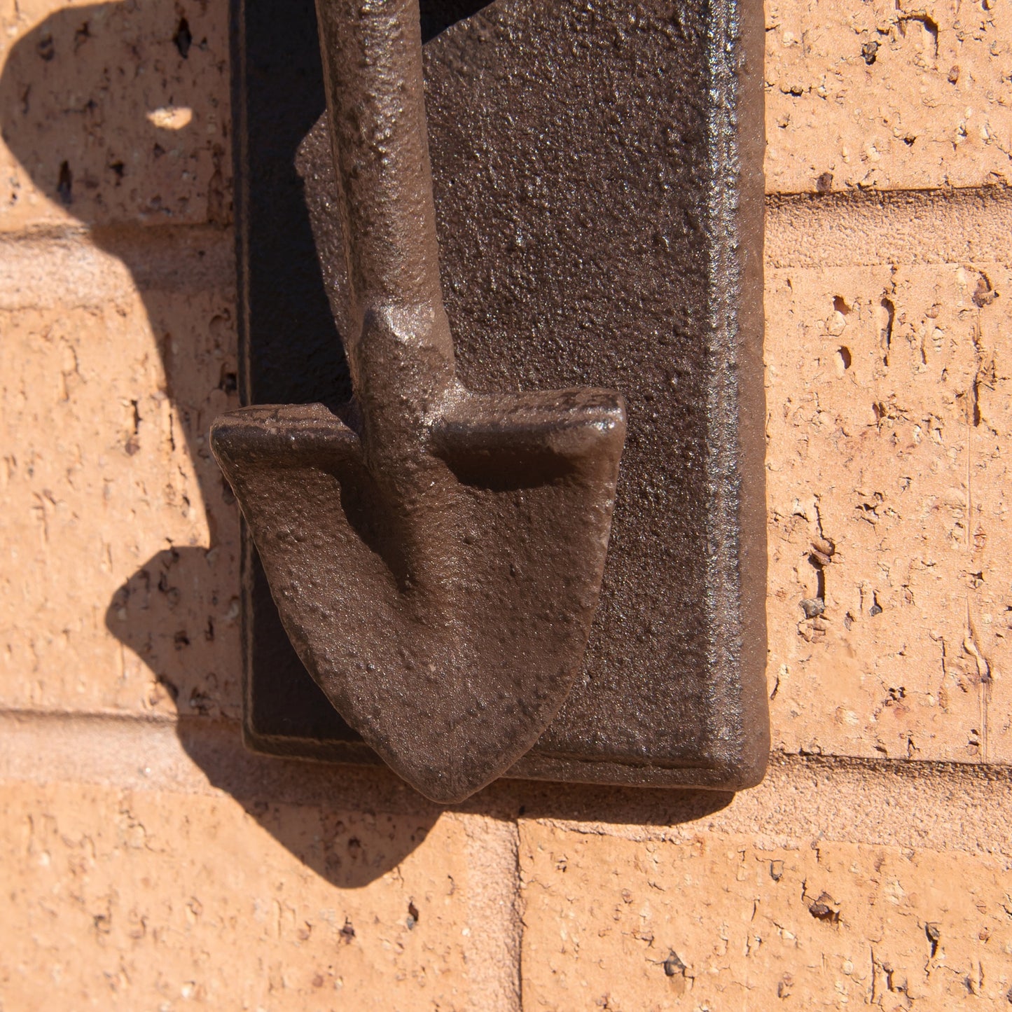 Vintage Style Cast Iron Door Knocker with Spade Shape