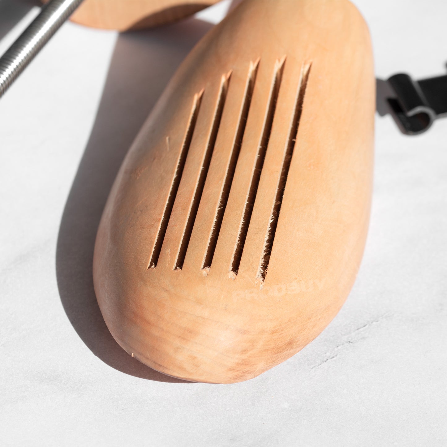 Wooden Shoe Trees with Size UK - 9 / 10.5 (EU - 43 / 45)