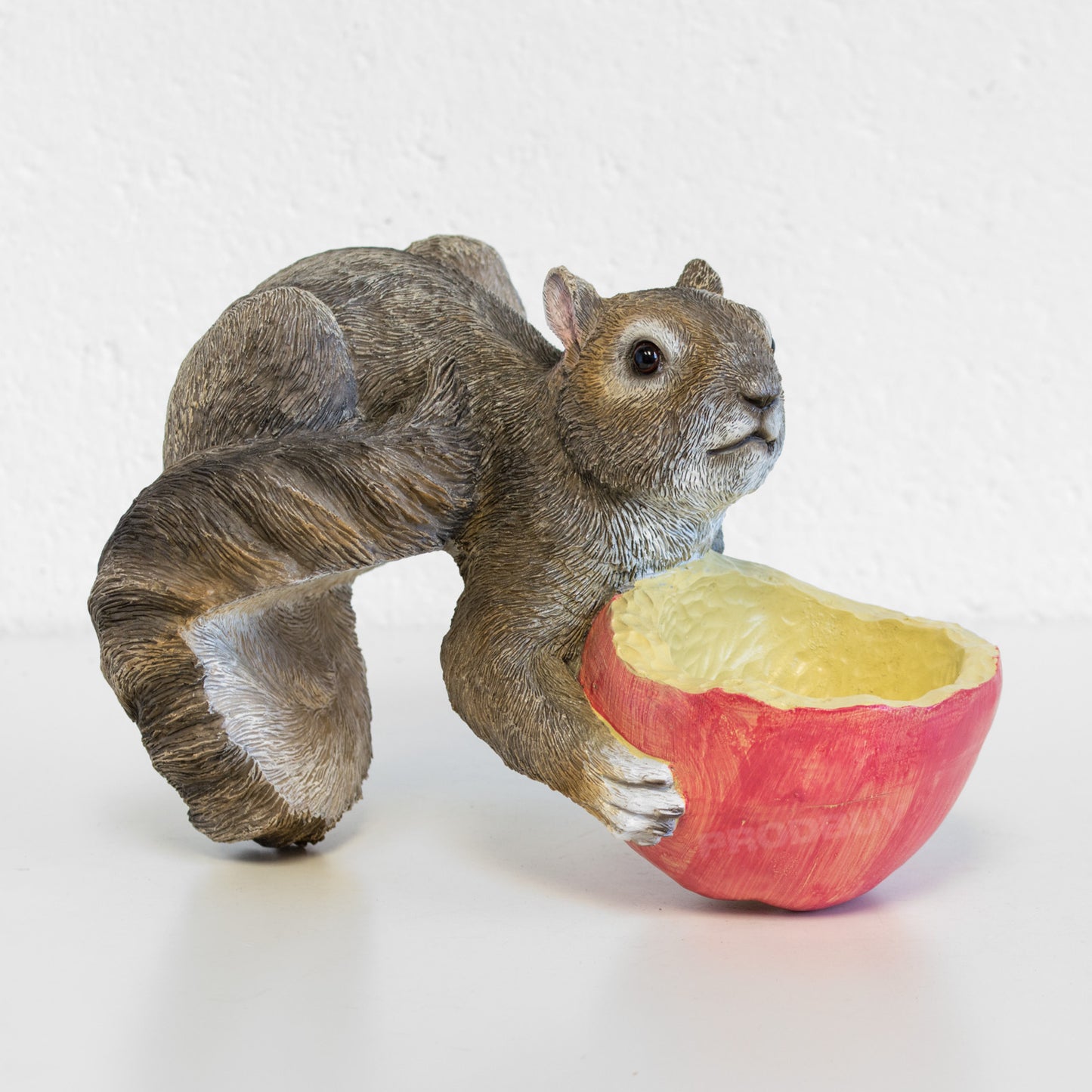 Fence Hanging Resin Garden Squirrel Feeder