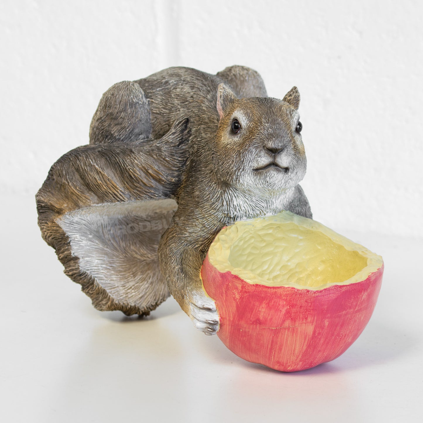 Fence Hanging Resin Garden Squirrel Feeder