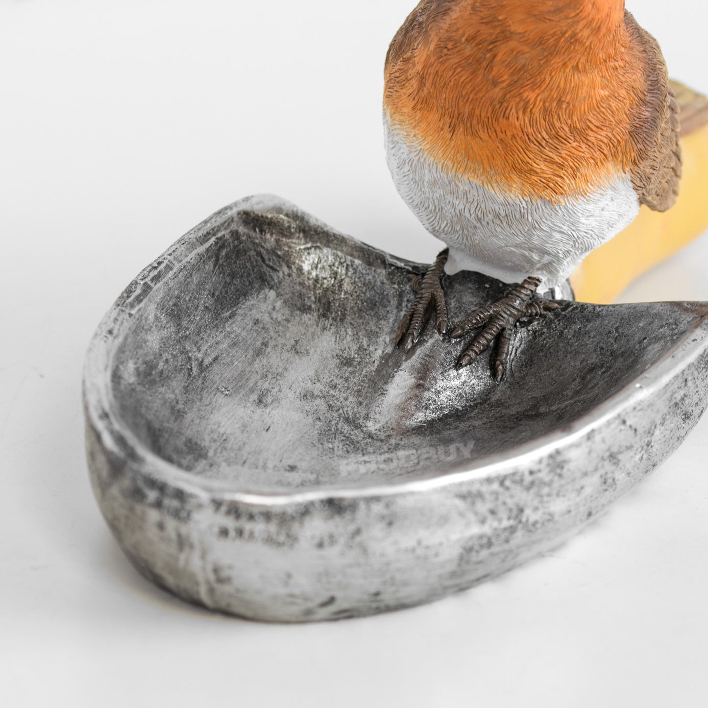 Robin on Shovel Resin Bird Feeder Garden Ornament