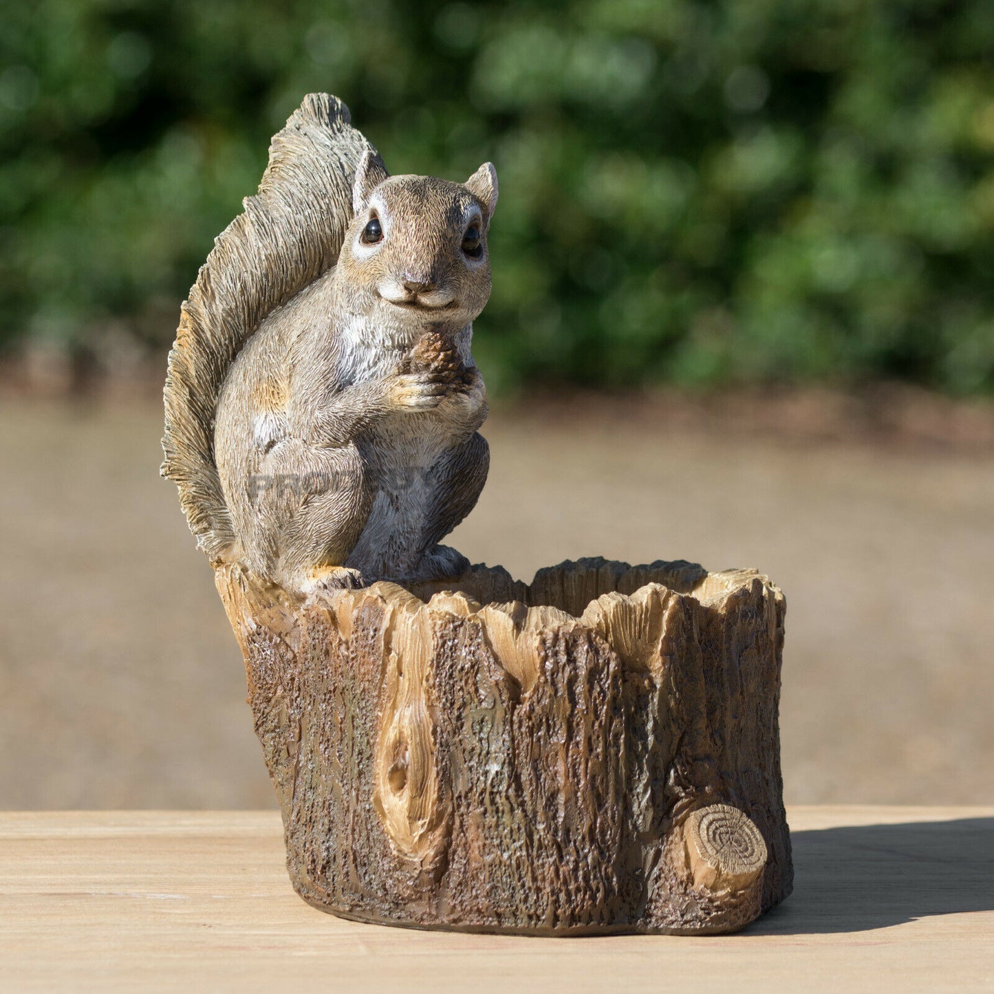 Squirrel Design Bird Feeder Resin Outdoor Garden Ornament