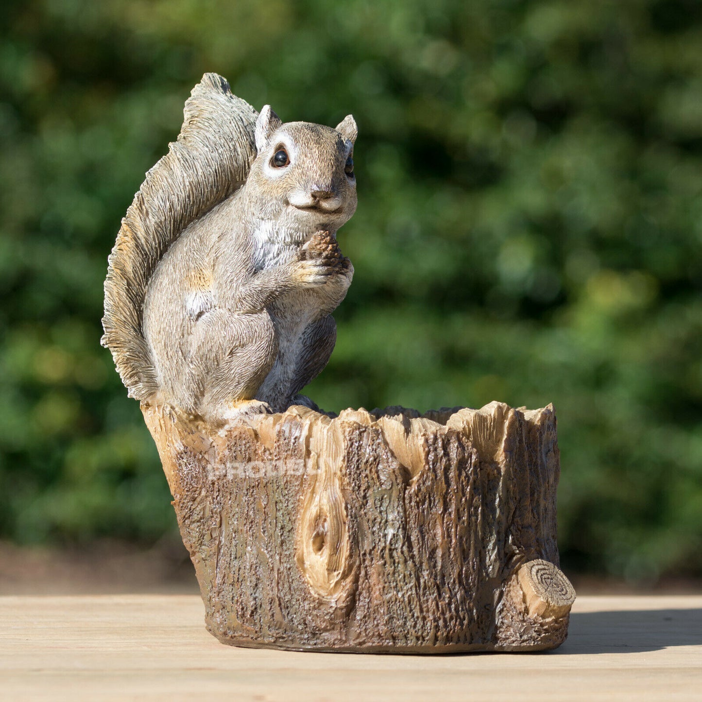 Squirrel Design Bird Feeder Resin Outdoor Garden Ornament
