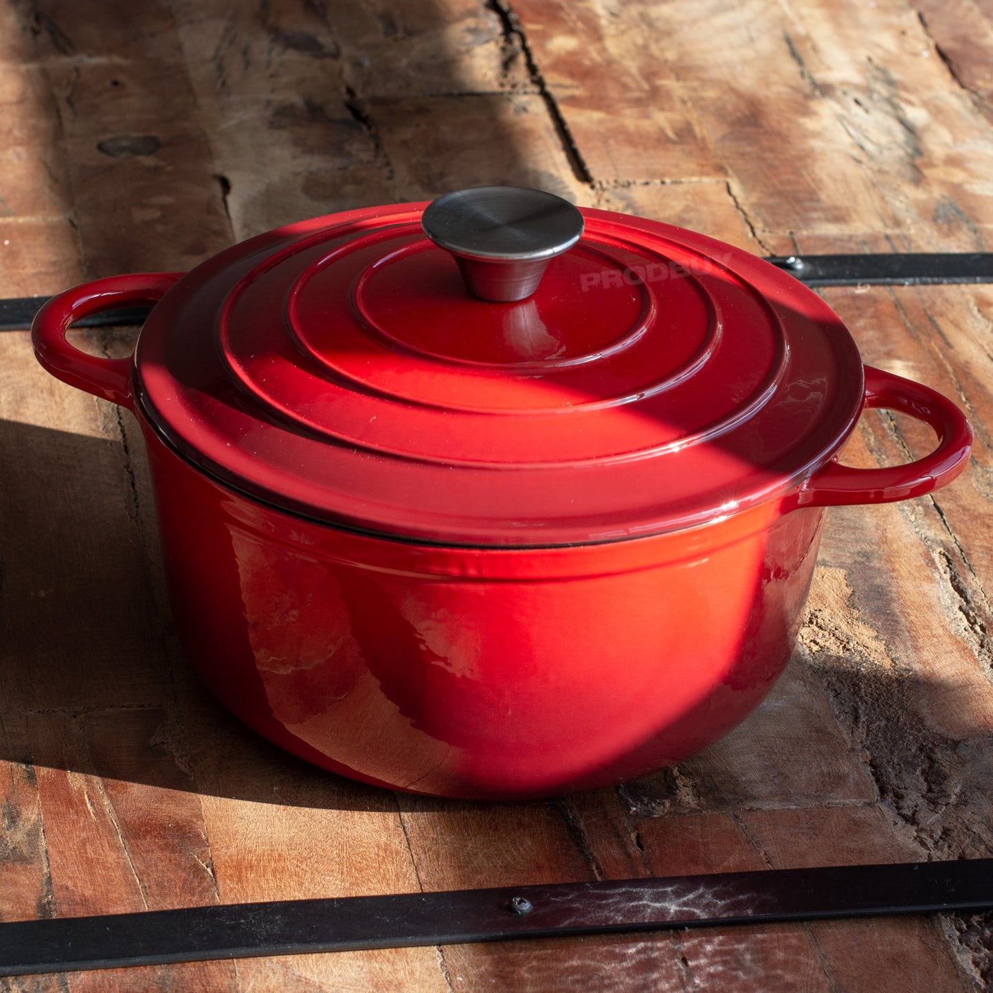 Red Cast Iron 24cm Round Deep Casserole Dish with Lid