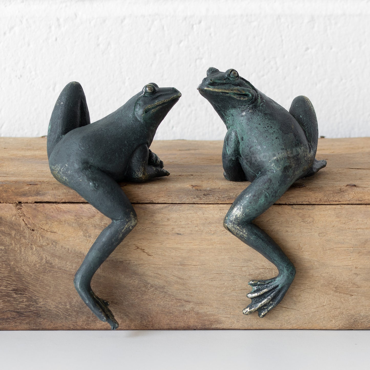 Set of 2 Climbing Frogs Sitting Sculptures Shelf Sitters