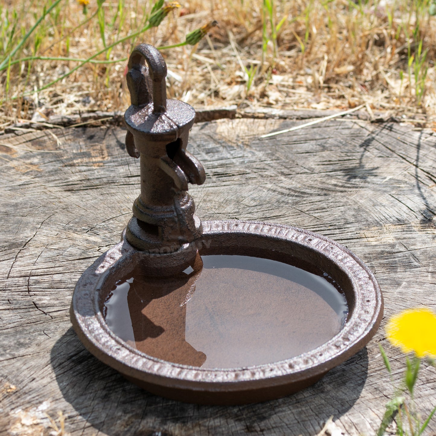 Cast Iron Water Pump 17cm Garden Bird Bath Feeder