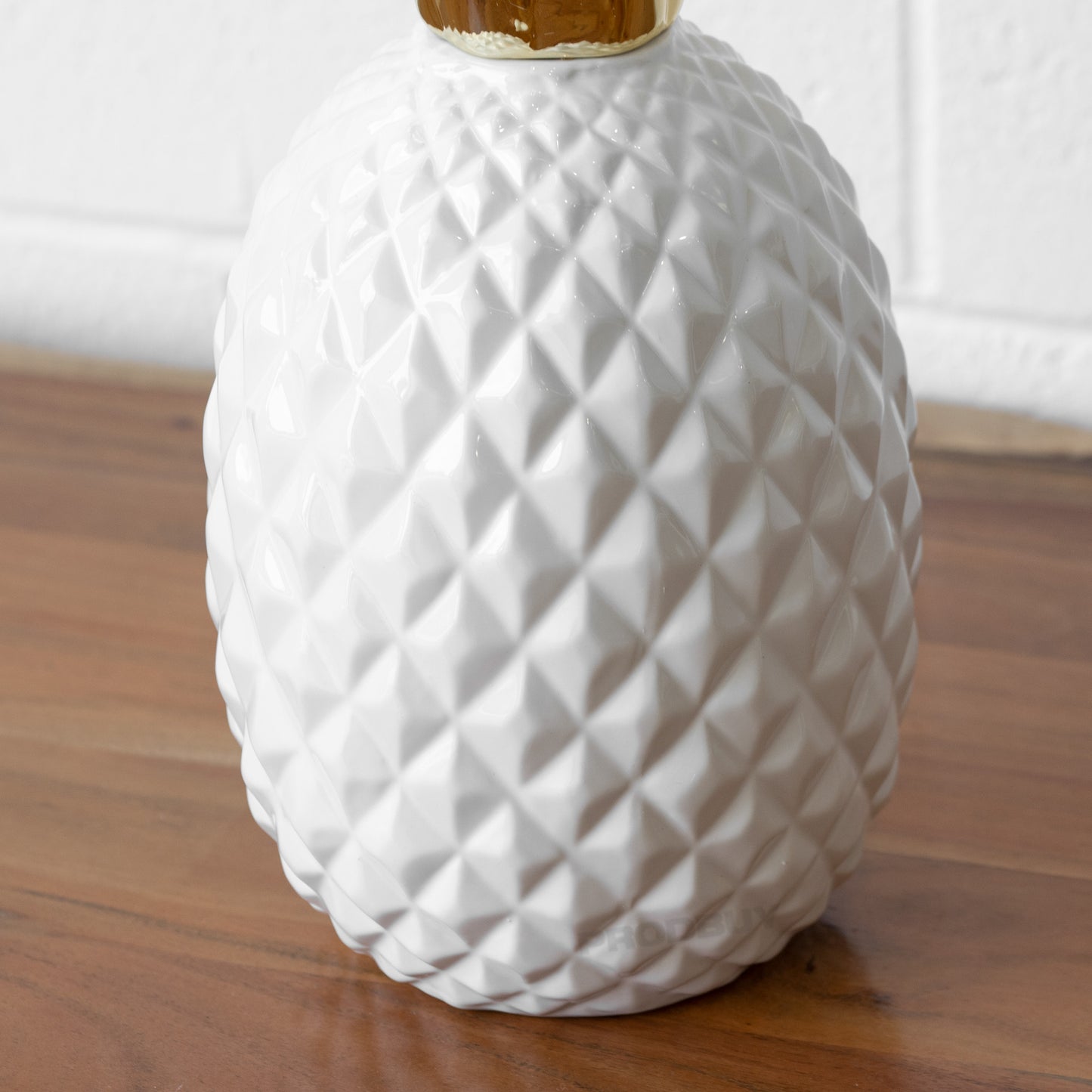 Large White & Gold Ceramic 43.5cm Pineapple Ornament