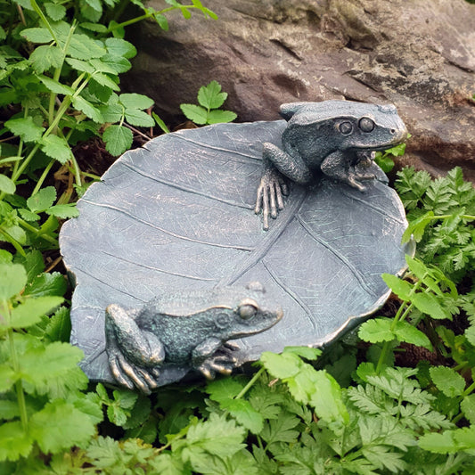 Frogs on Leaf Bird Feeder Sculpture Garden Water Food Ornament