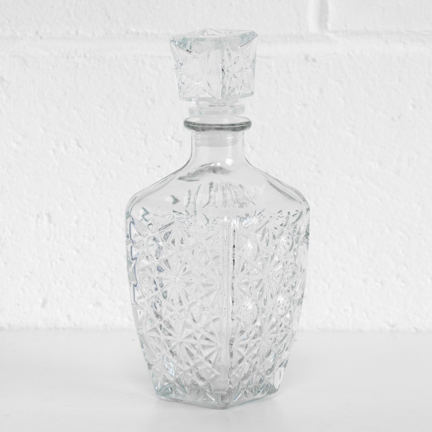 Glass 800ml Drinks Decanter with Stopper