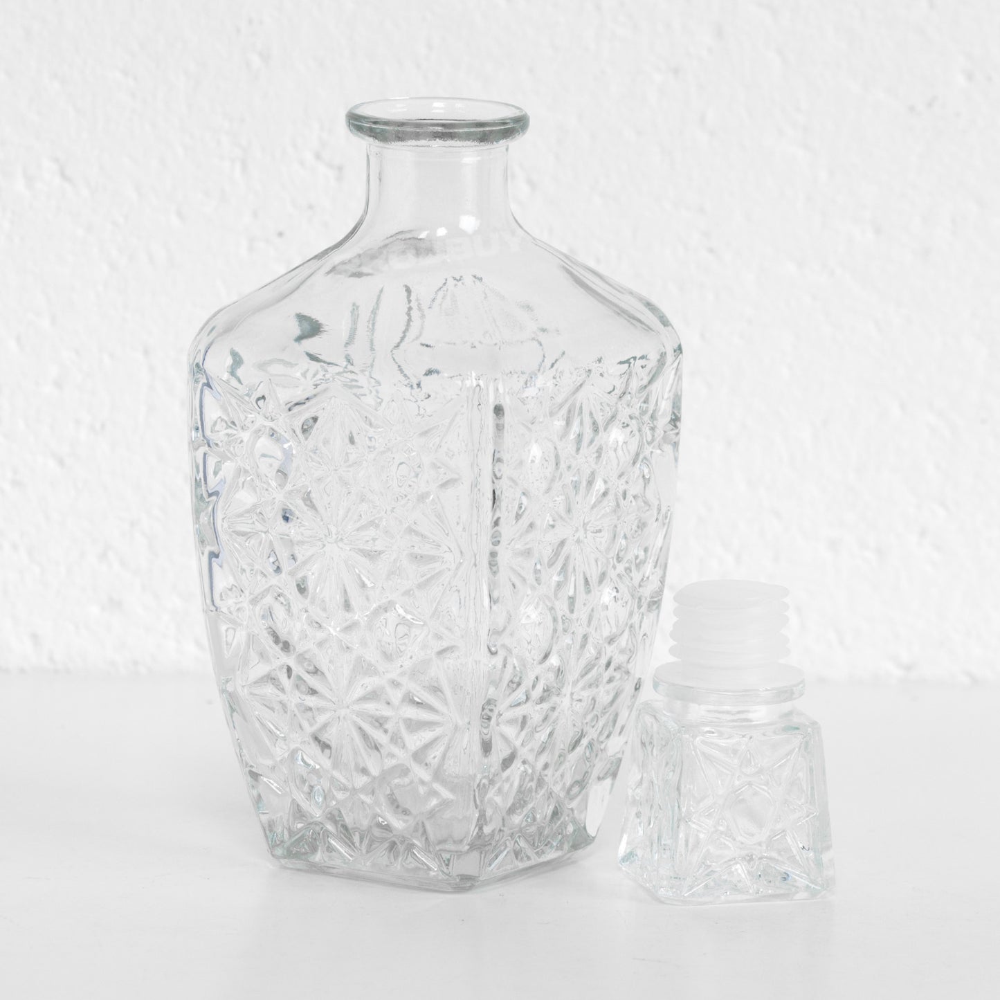 Glass 800ml Drinks Decanter with Stopper