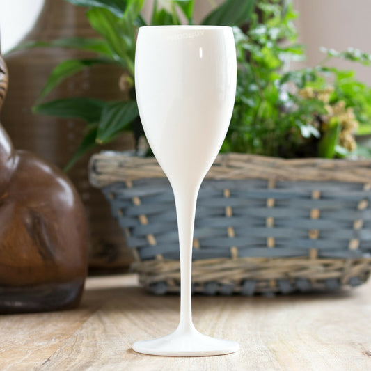 Set of 4 White Plastic Champagne Flutes