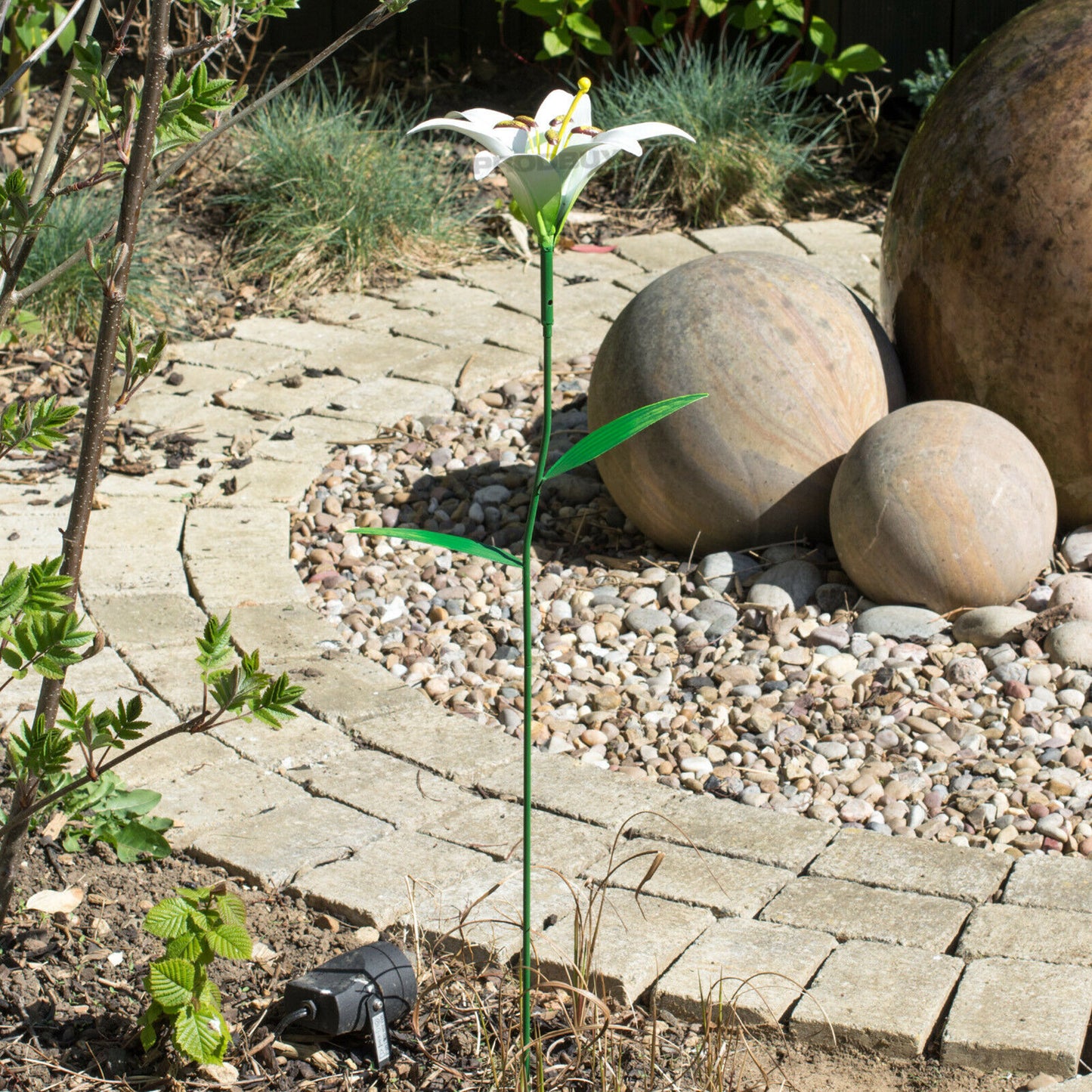 White Tiger Lily Garden Stake 83cm Tall Metal Ornament